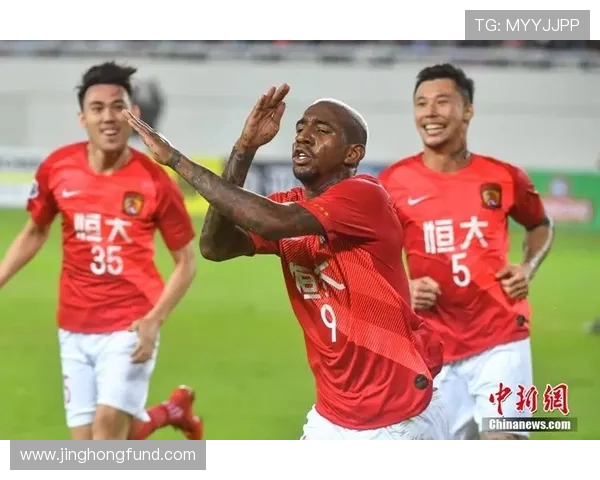 亚冠激战广岛对阵恒大全力争胜展现亚洲足球魅力